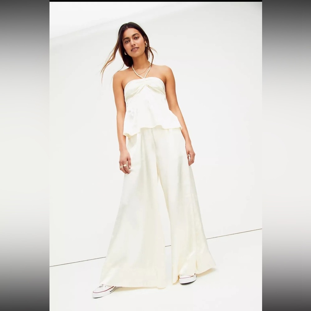 New with tags free people ivory Remy set